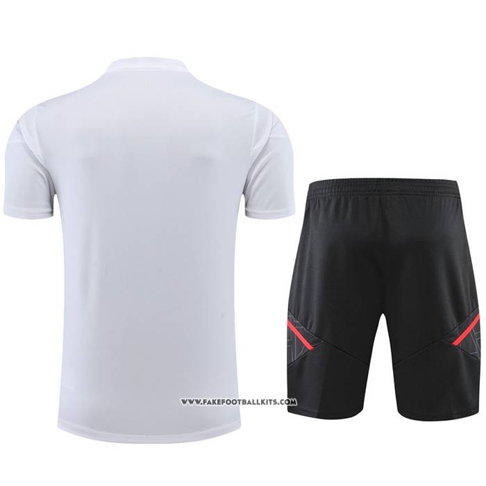 Tracksuit
 Bayern Munich Short Sleeve
 22/23 White
 - Shorts
